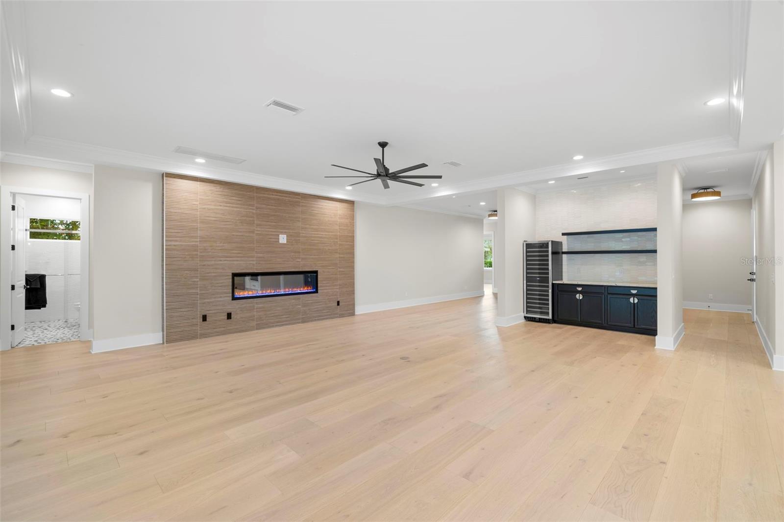 Listing photo id 6 for 3508 Vasconia Street