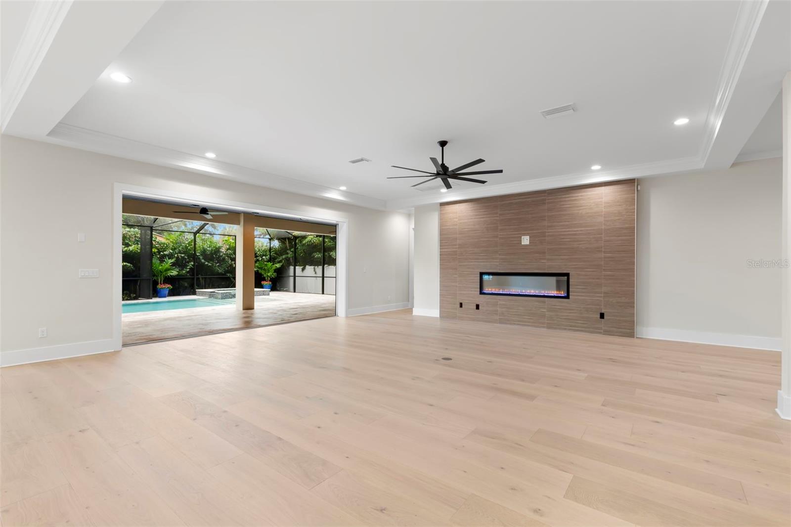Listing photo id 7 for 3508 Vasconia Street
