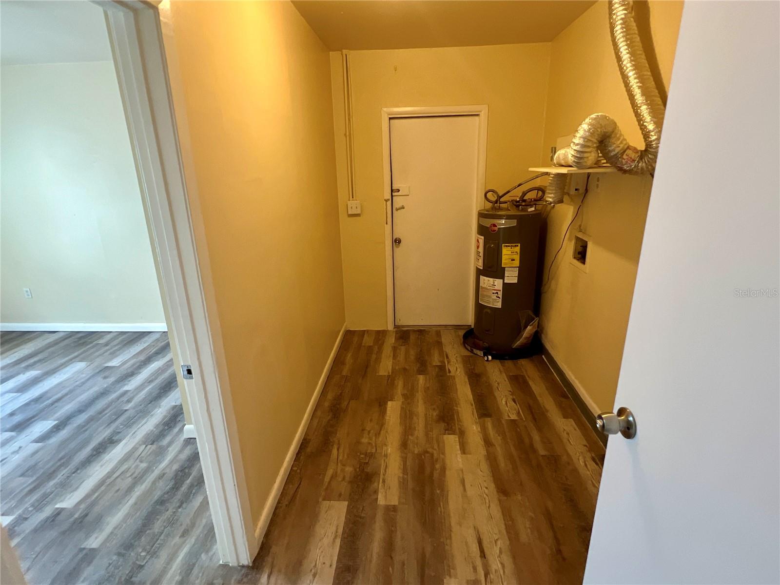 Image 5 of 18 For 613 61st Avenue Terrace E 613
