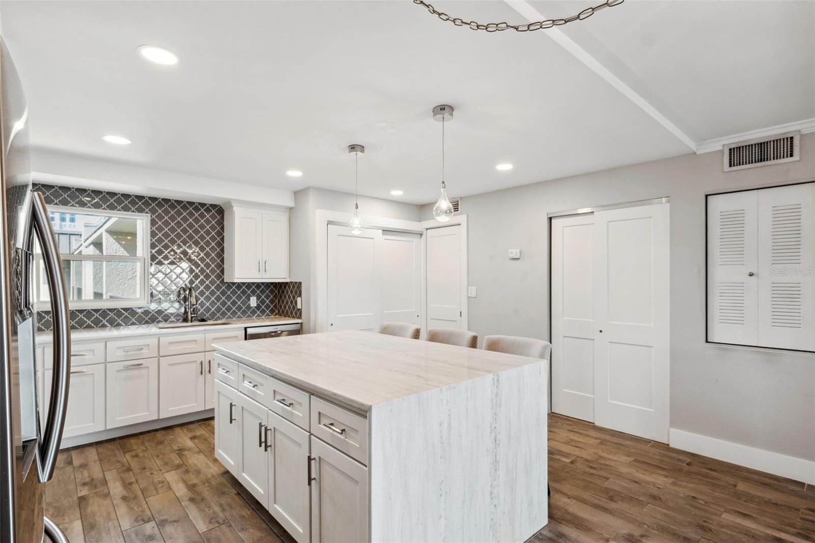 Image 12 of 46 For 105 4th Avenue Ne 418
