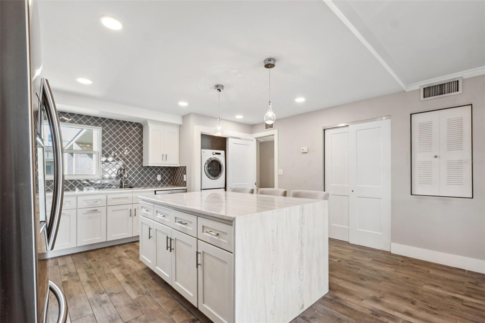 Image 13 of 46 For 105 4th Avenue Ne 418