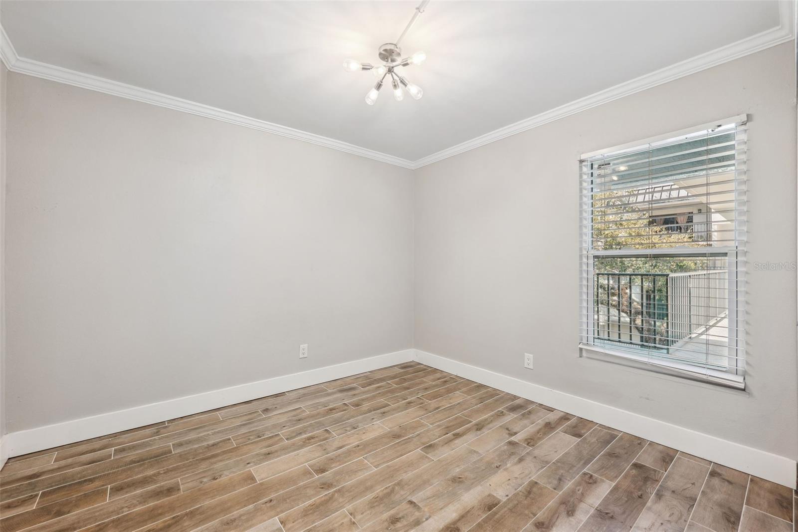 Image 30 of 46 For 105 4th Avenue Ne 418