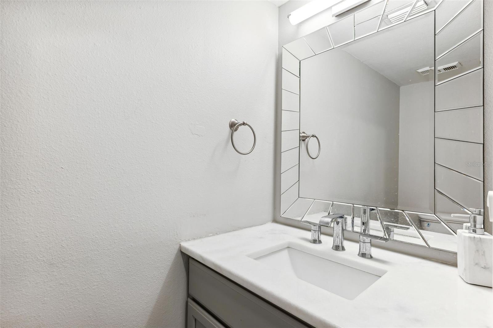 Image 32 of 46 For 105 4th Avenue Ne 418