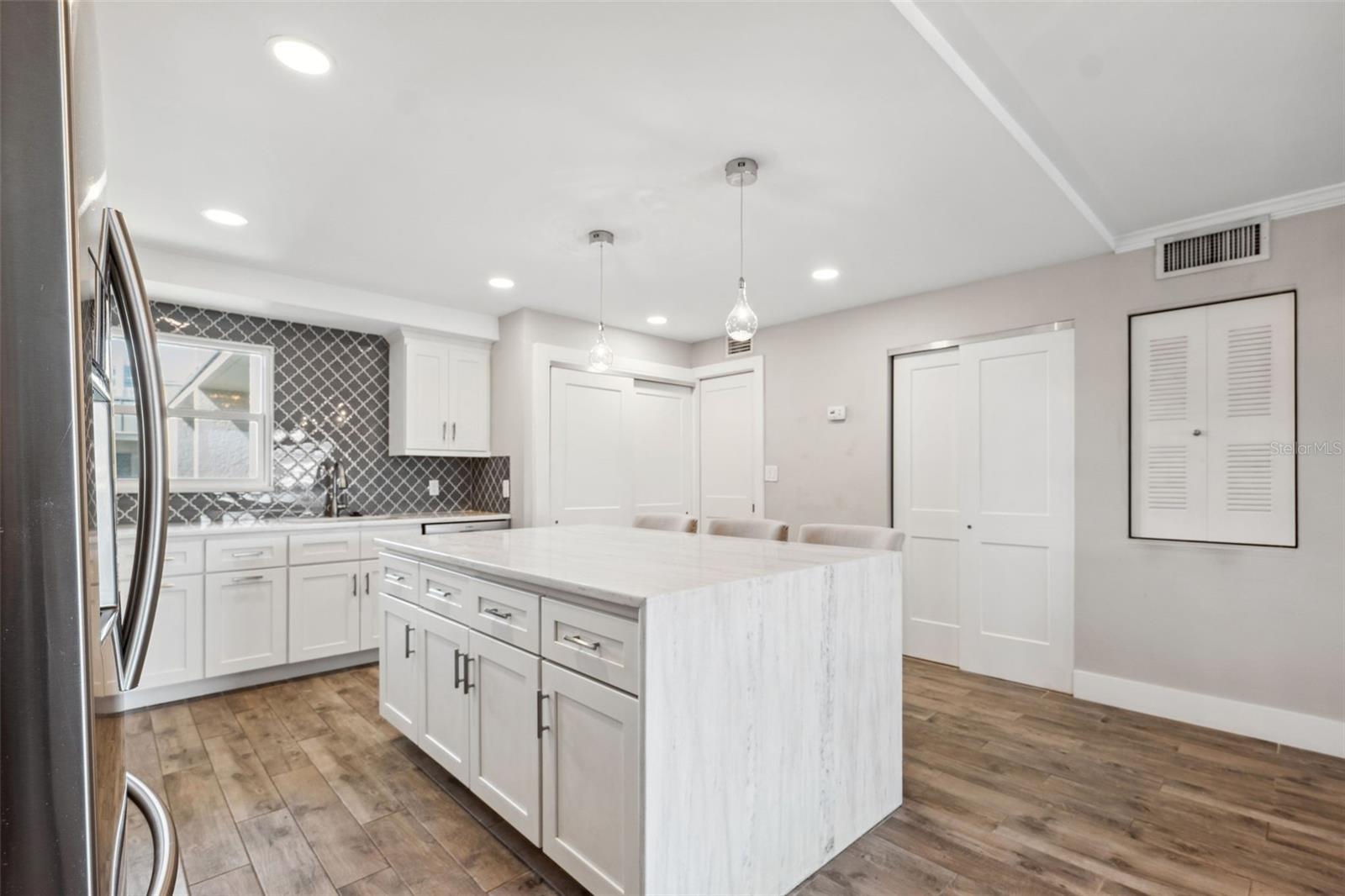 Image 8 of 46 For 105 4th Avenue Ne 418