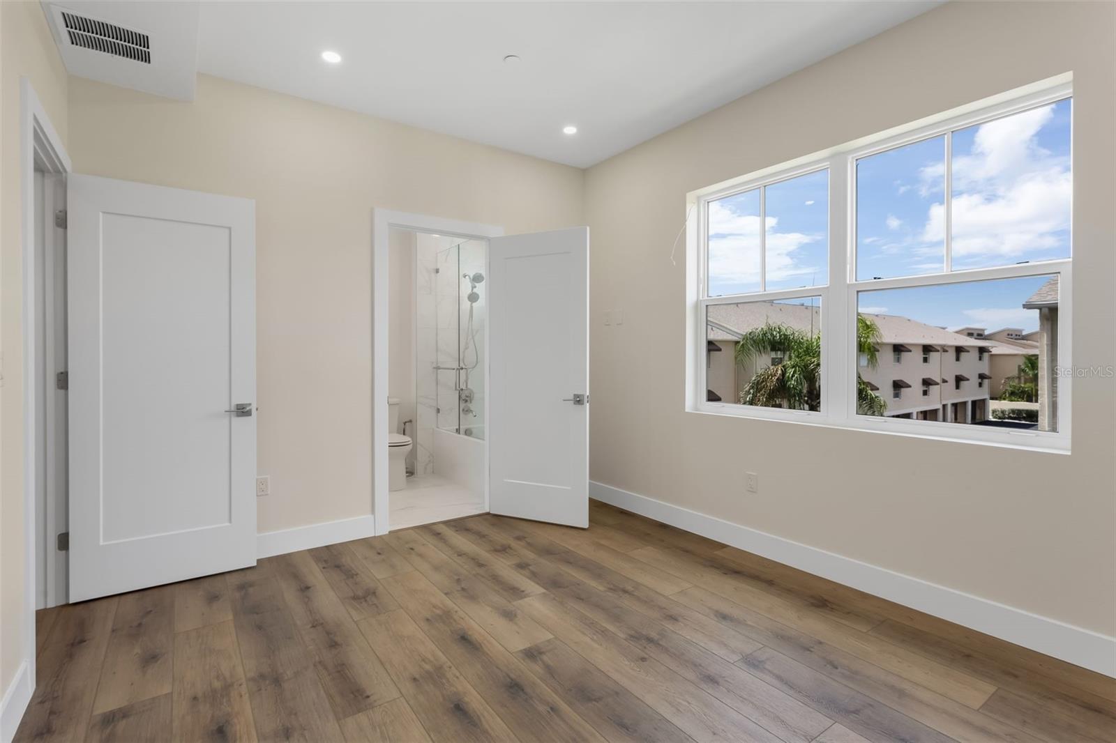 Image 31 of 97 For 455 Pinellas Bayway S 3b