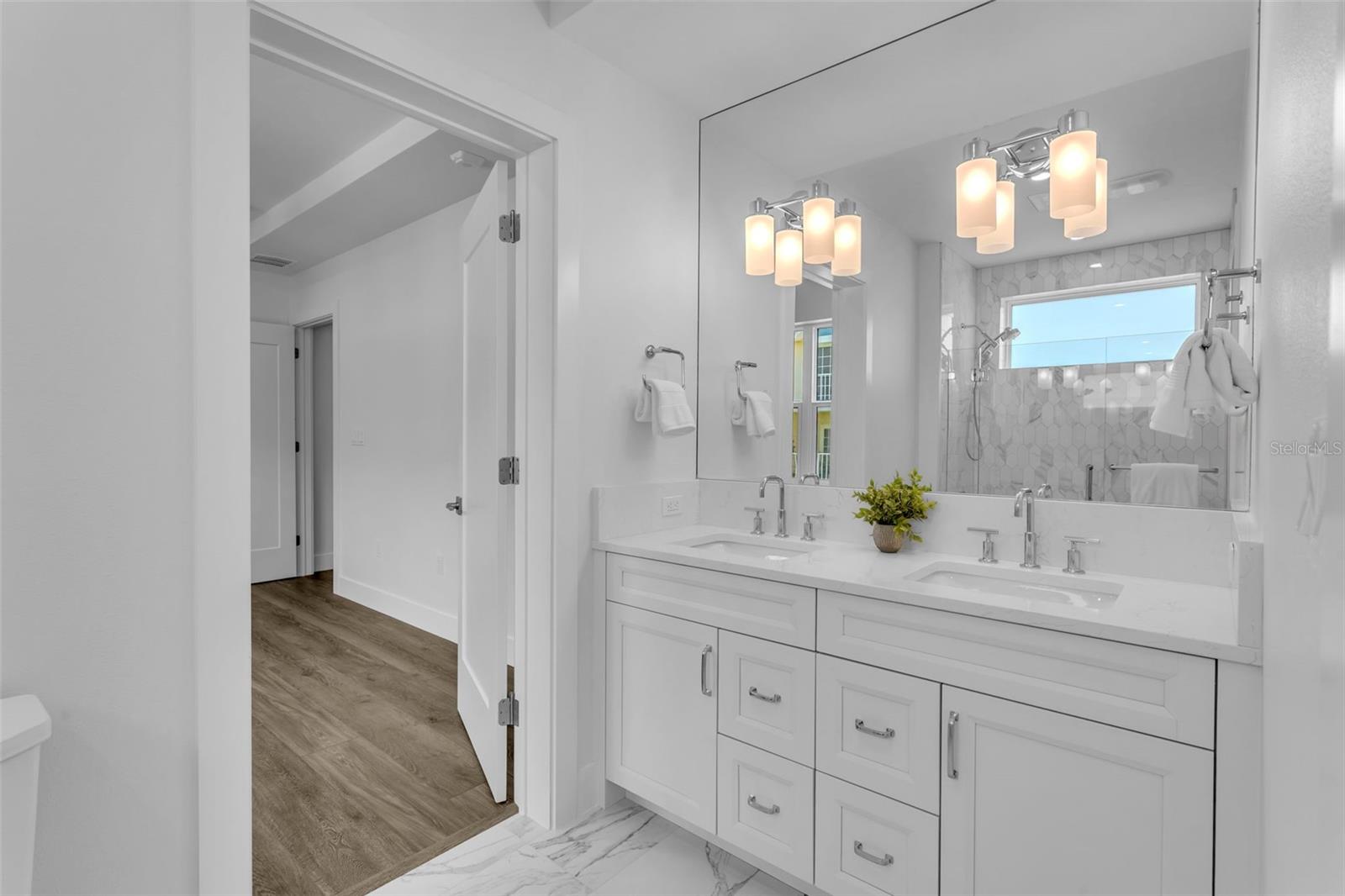 Image 35 of 100 For 455 Pinellas Bayway S 2a