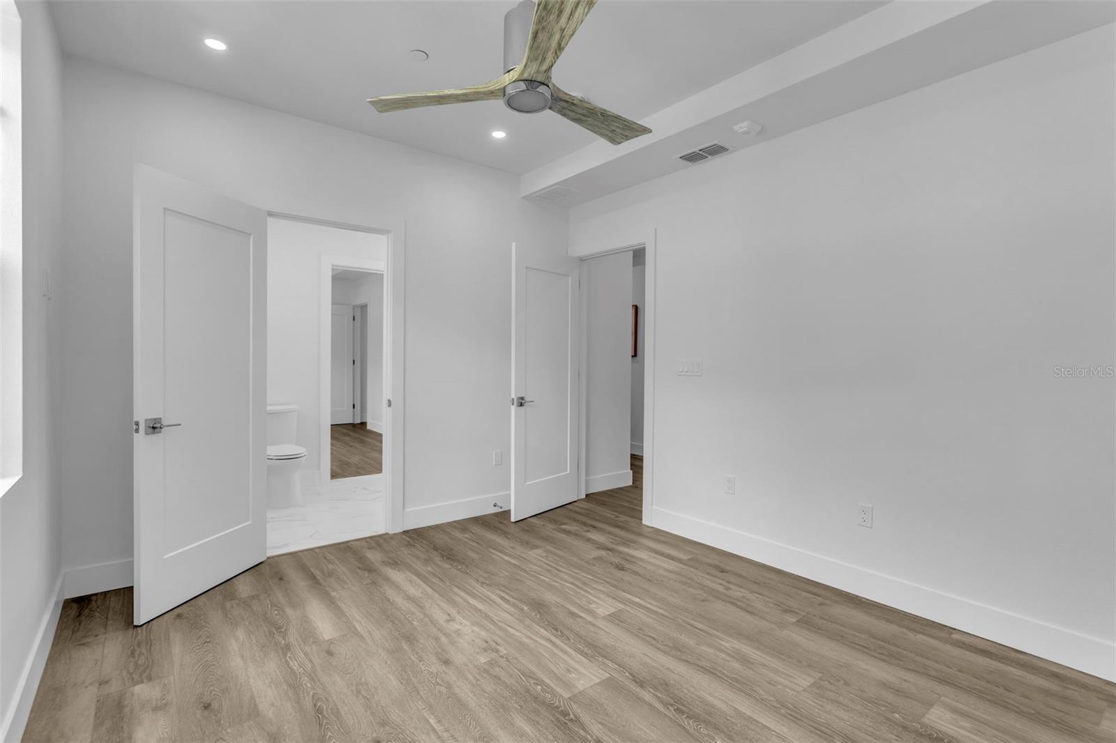 Image 38 of 100 For 455 Pinellas Bayway S 2a