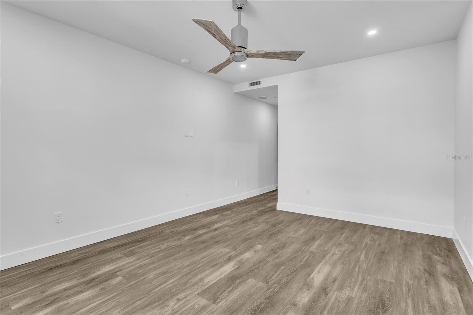 Image 41 of 100 For 455 Pinellas Bayway S 2a