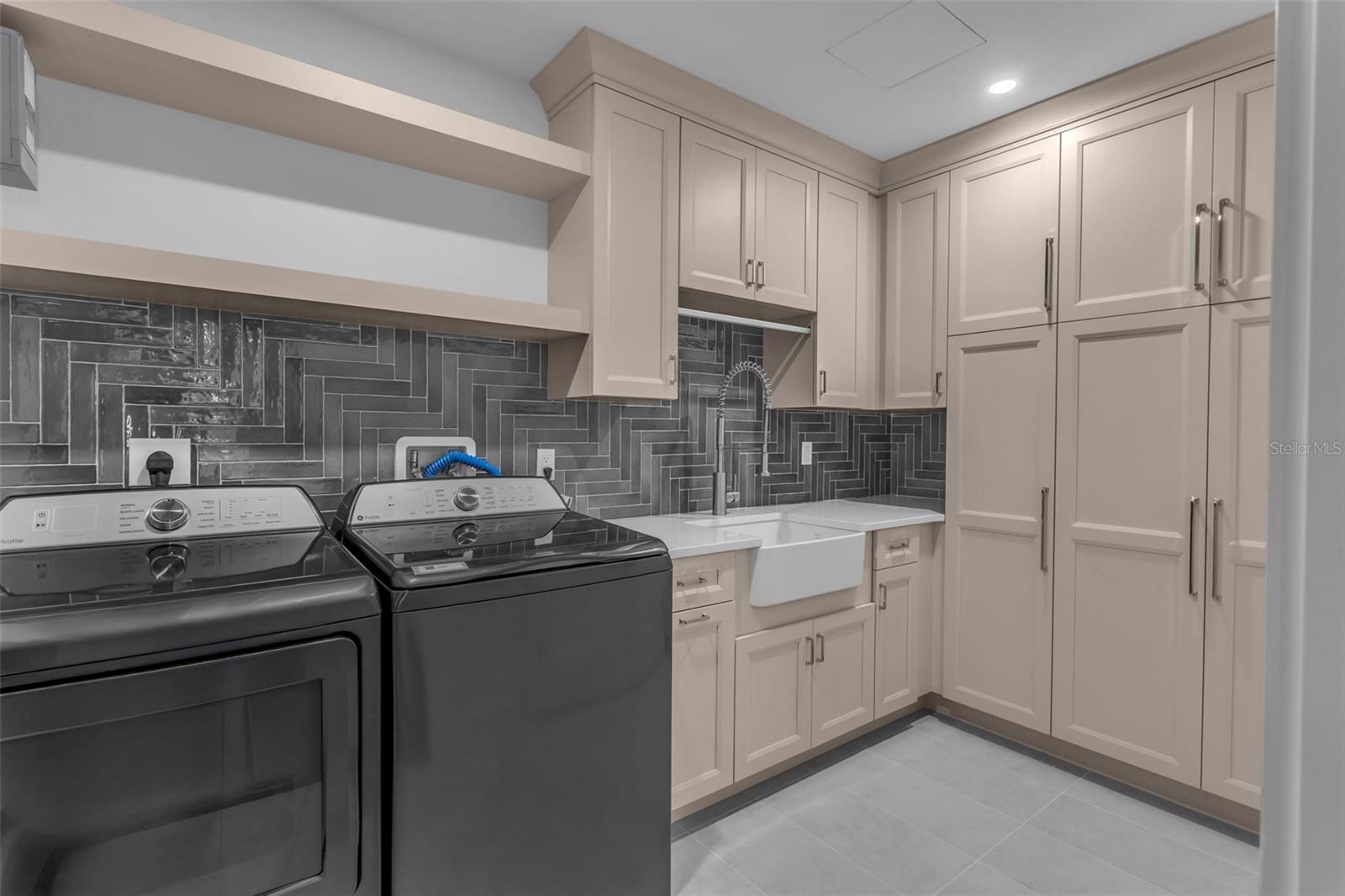 Image 43 of 100 For 455 Pinellas Bayway S 2a