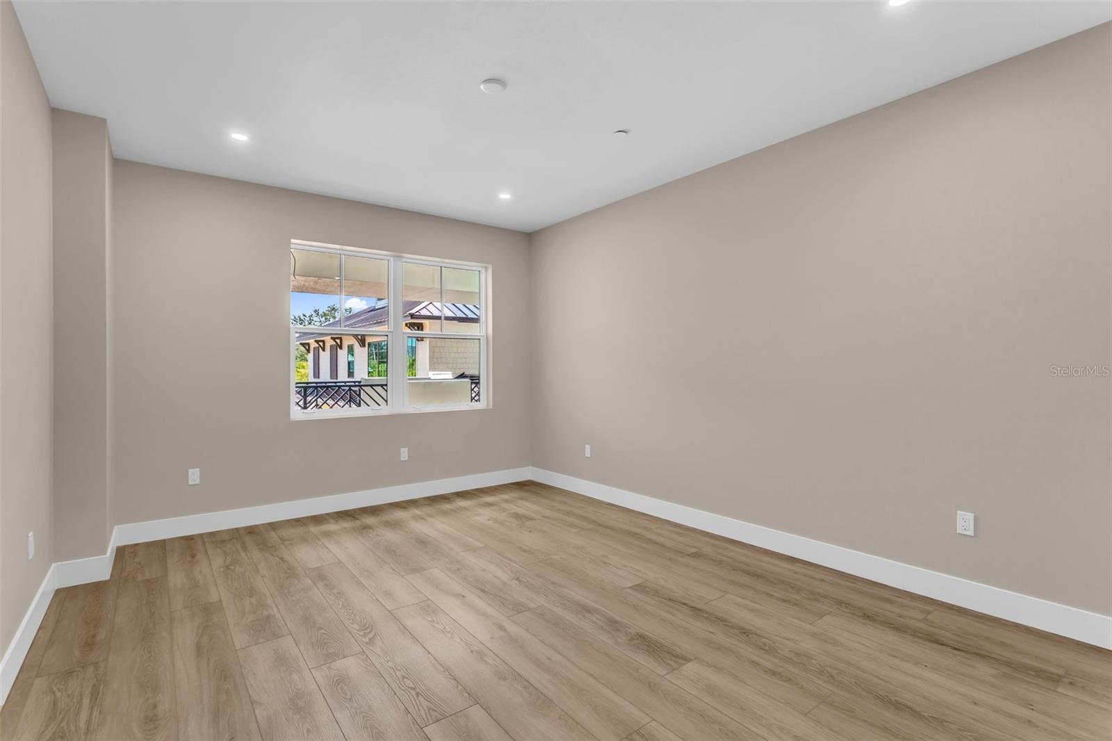 Image 27 of 100 For 455 Pinellas Bayway S 2b