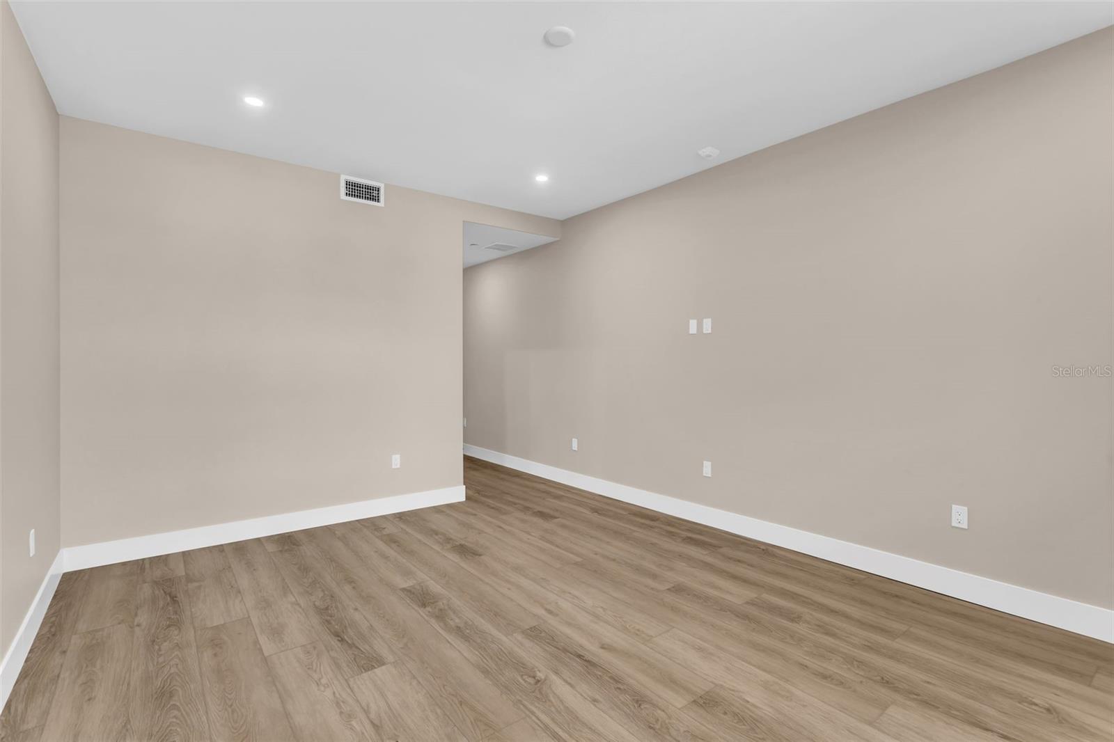 Image 28 of 100 For 455 Pinellas Bayway S 2b