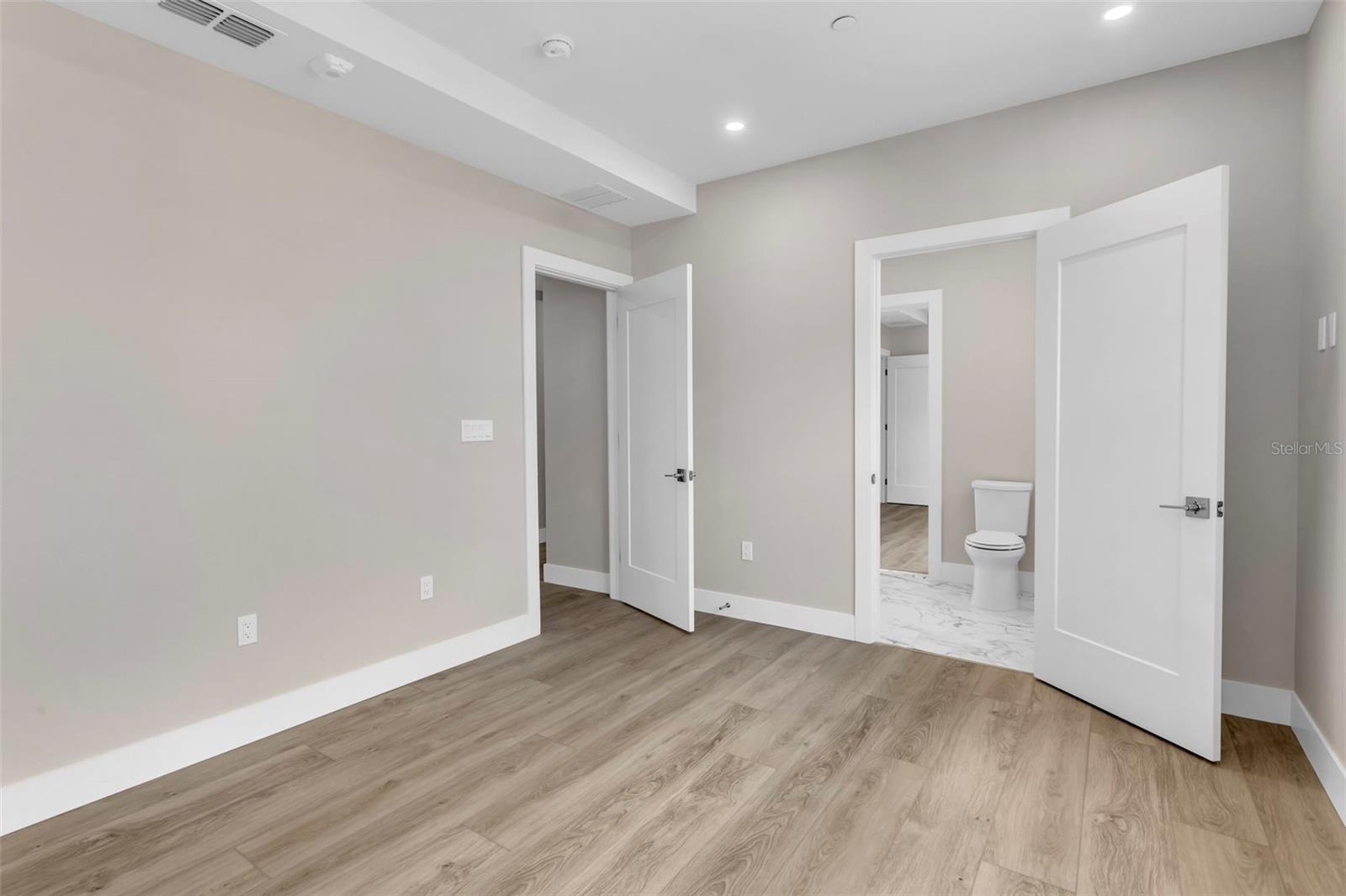 Image 37 of 100 For 455 Pinellas Bayway S 2b