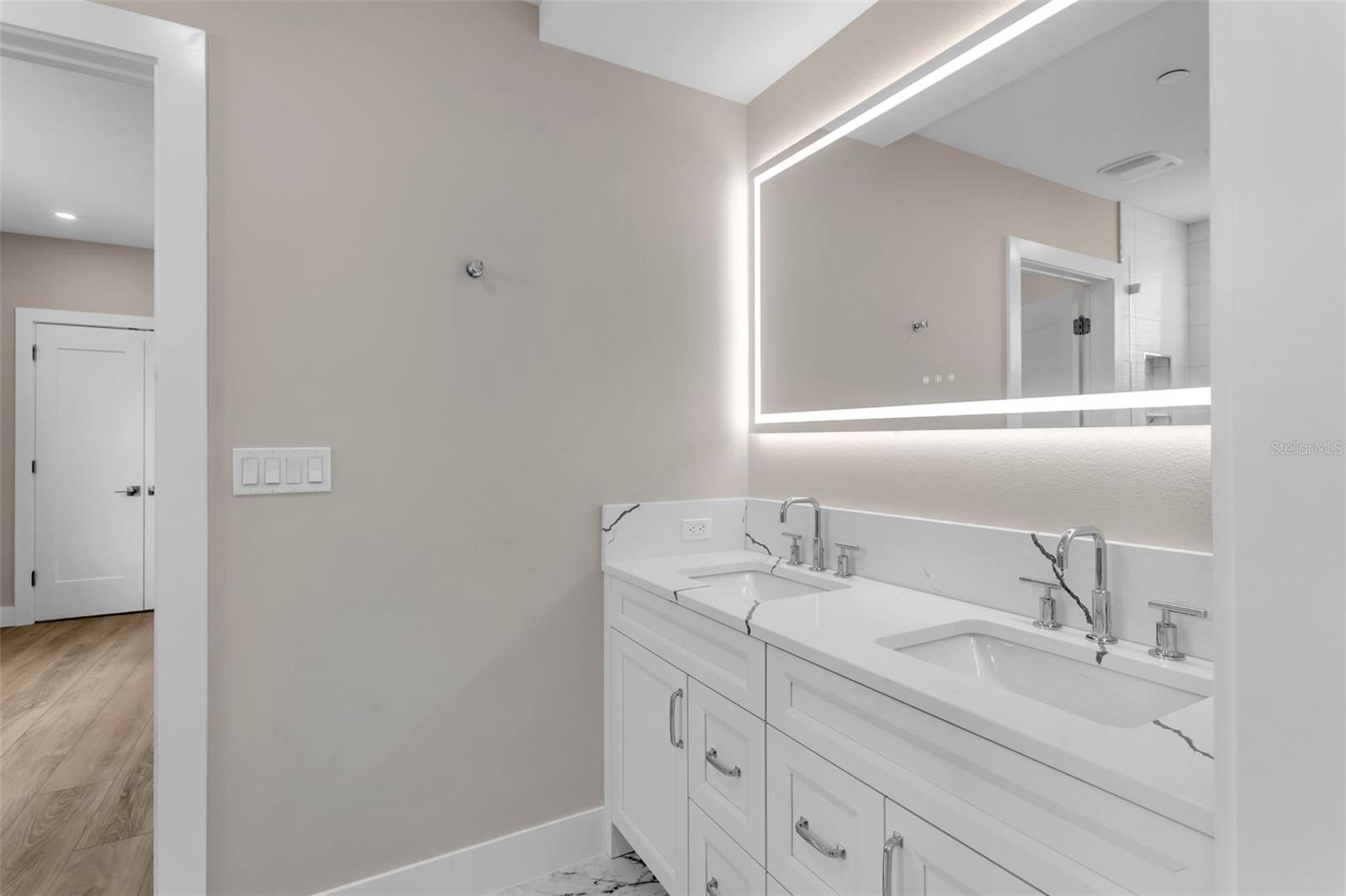 Image 38 of 100 For 455 Pinellas Bayway S 2b