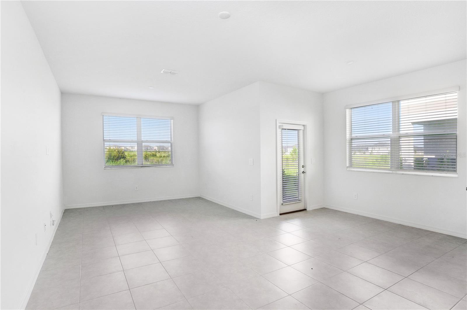 Image 11 of 24 For 32066 Spiceberry Street