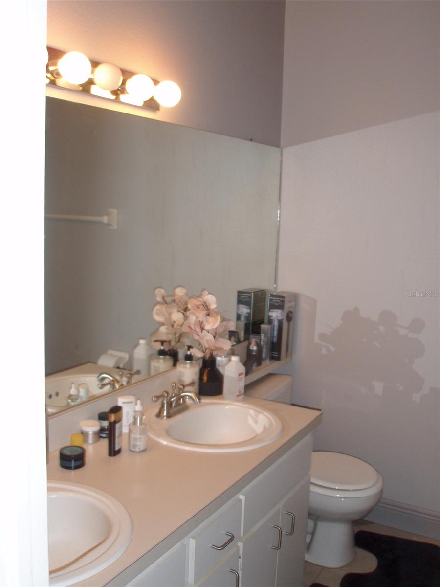 Image 8 of 13 For 6210 Bayside Key Drive