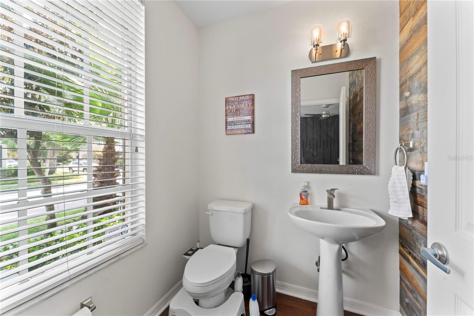 Image 5 of 31 For 9804 Brompton Drive