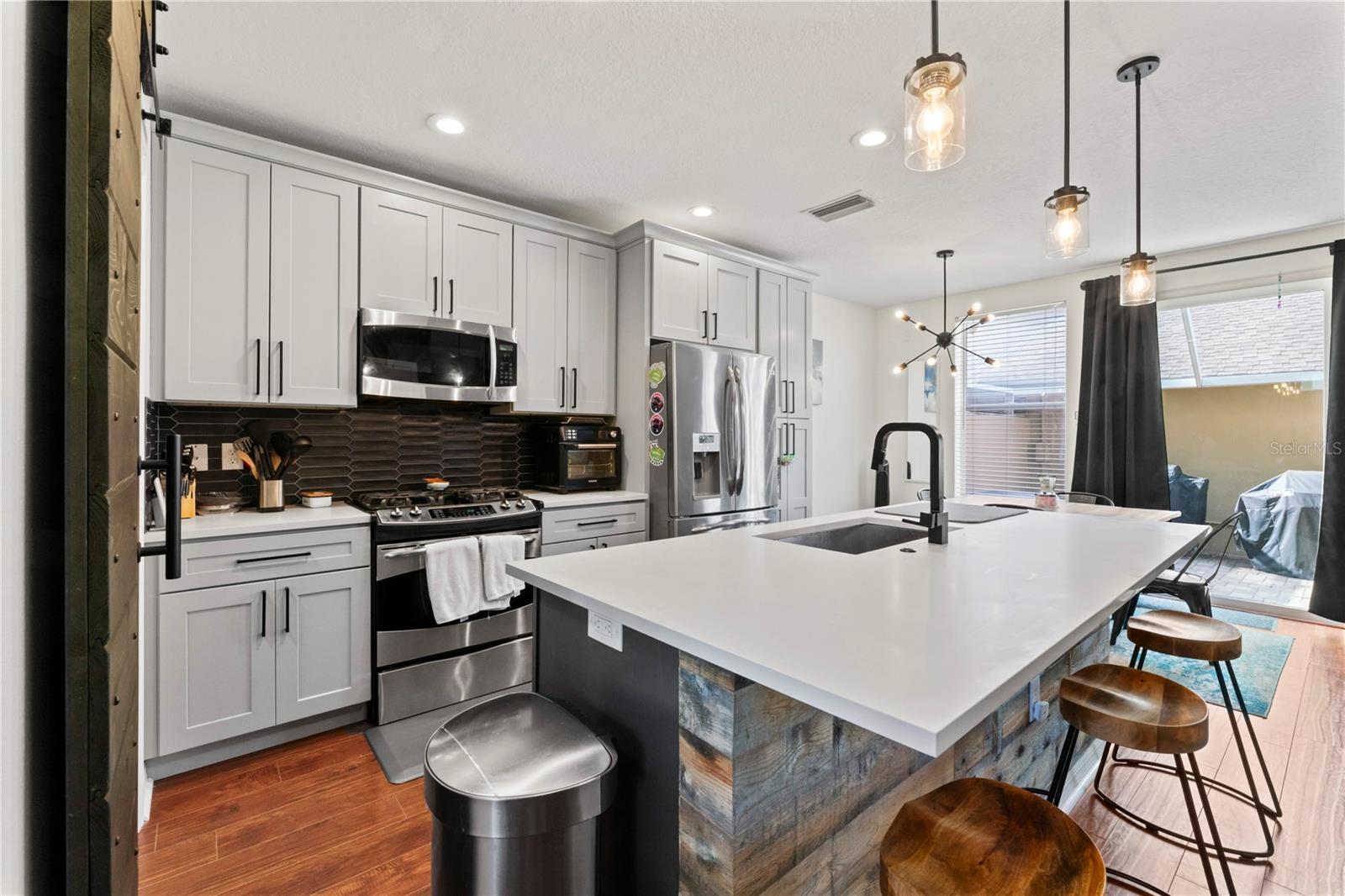 Image 7 of 31 For 9804 Brompton Drive