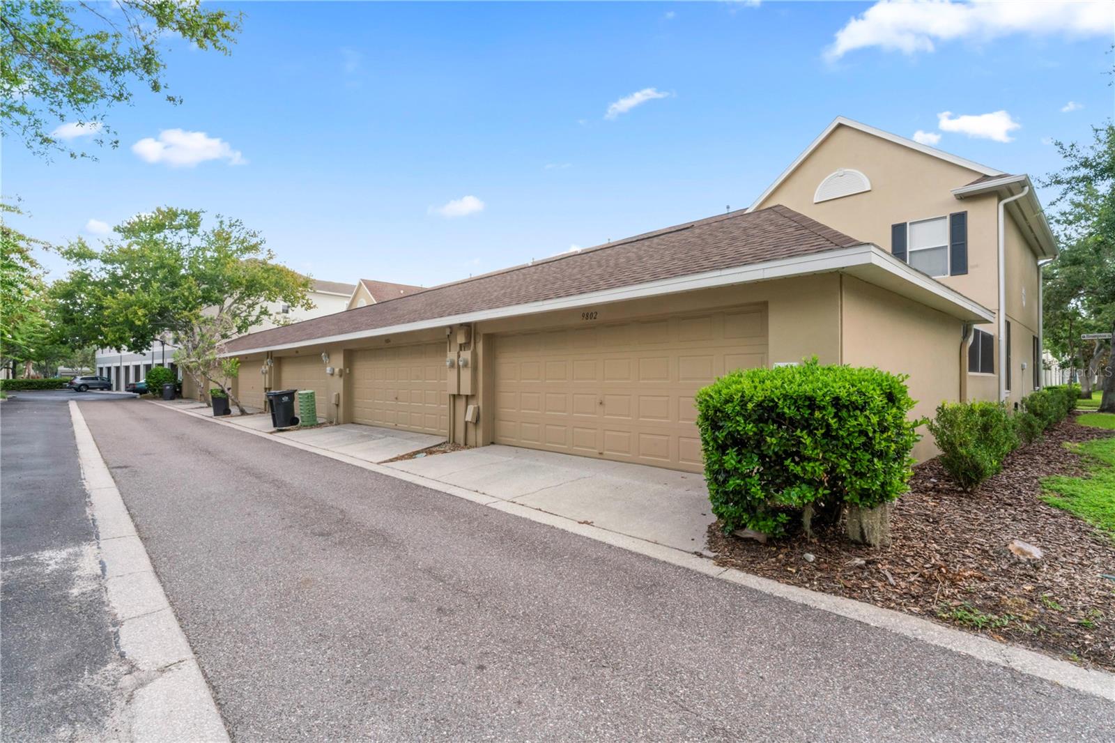 Image 8 of 31 For 9804 Brompton Drive