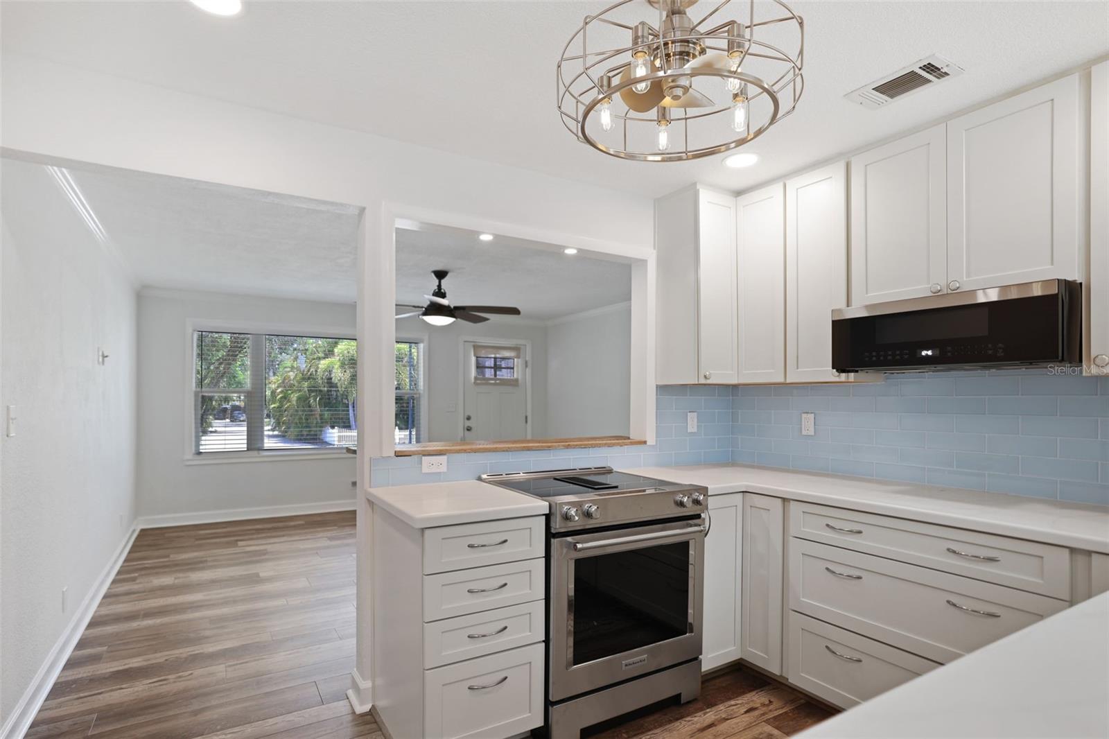 Image 2 of 40 For 549 Locklie Street