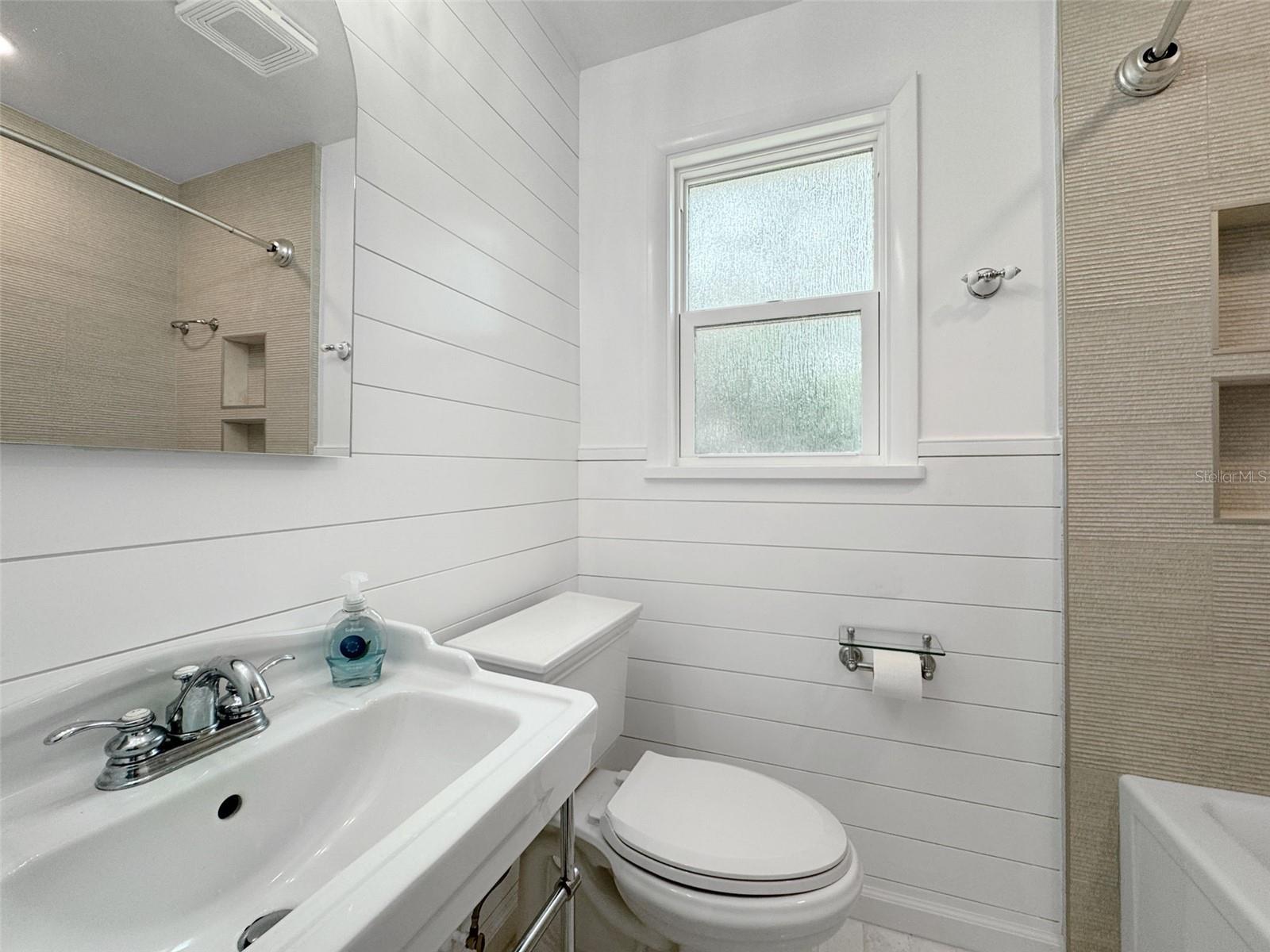 Image 23 of 40 For 549 Locklie Street
