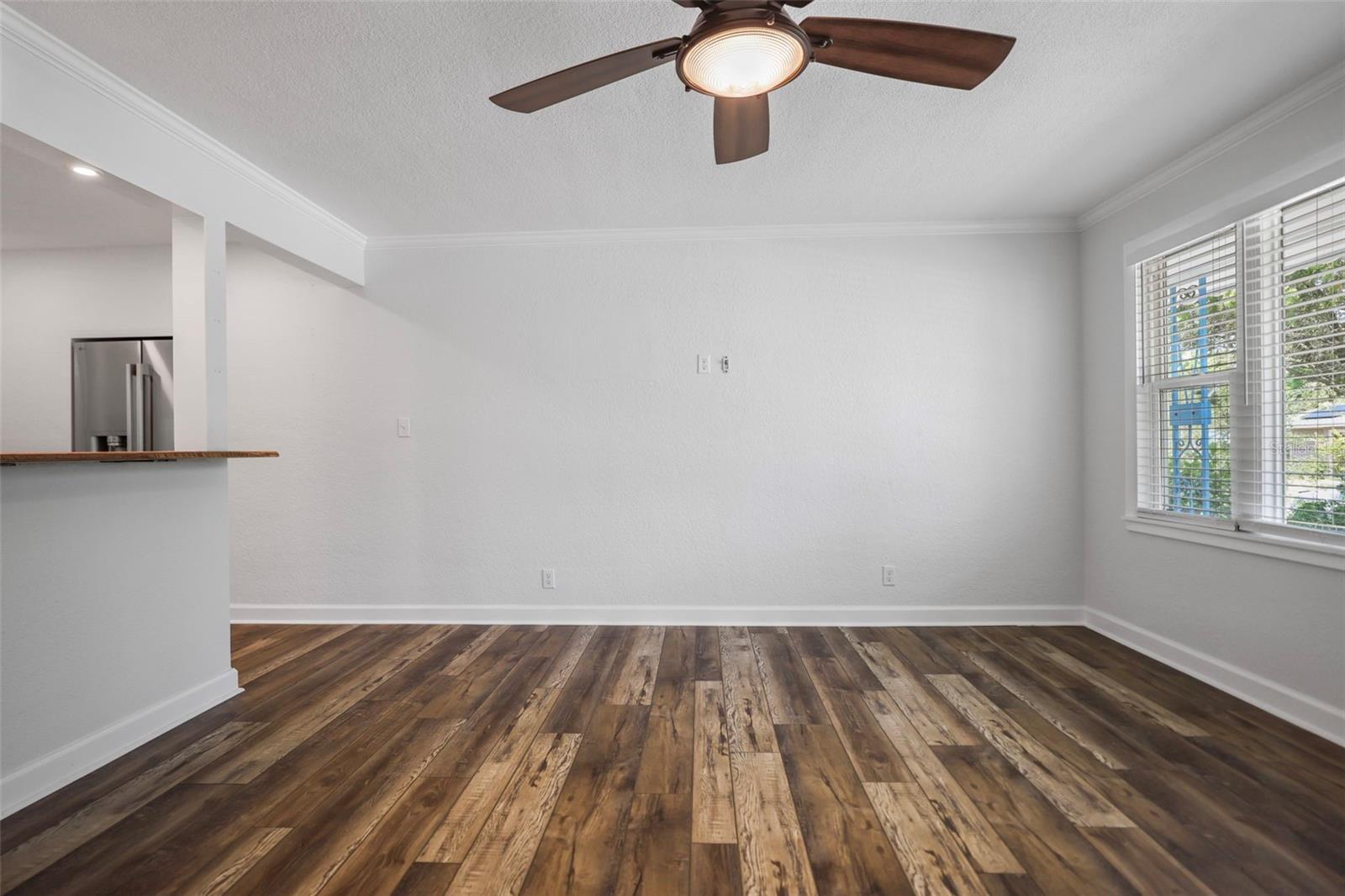 Image 9 of 40 For 549 Locklie Street