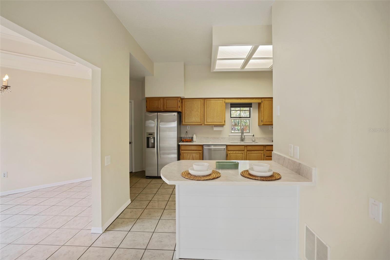 Image 28 of 83 For 813 Old Charleston Way