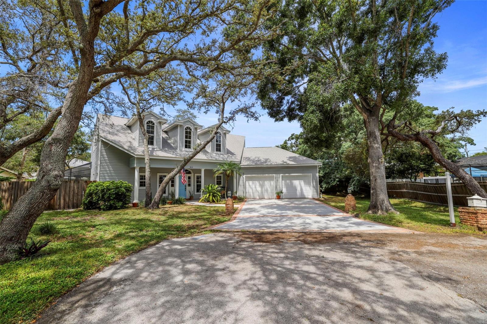 Image 3 of 83 For 813 Old Charleston Way