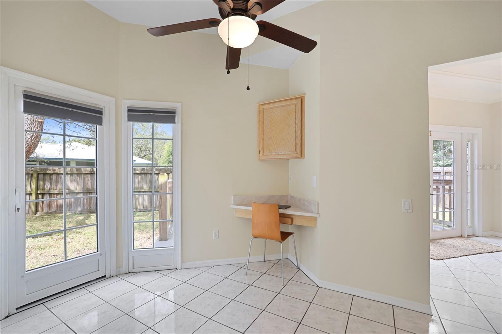 Image 30 of 83 For 813 Old Charleston Way