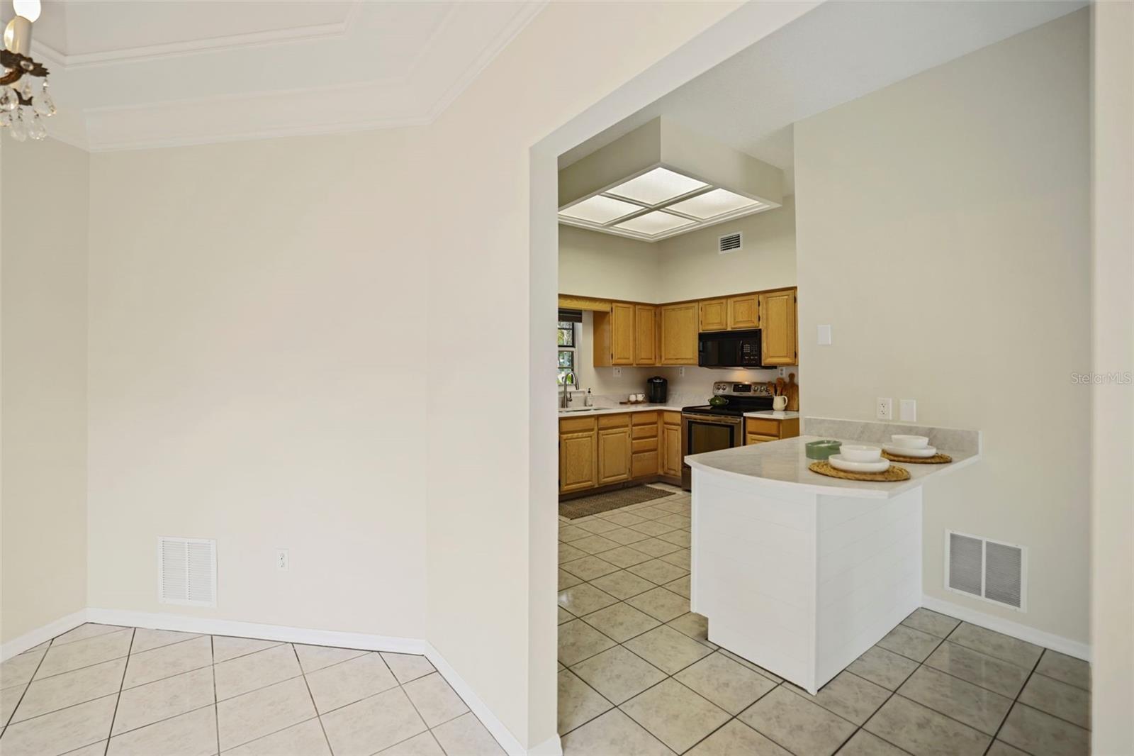 Image 33 of 83 For 813 Old Charleston Way