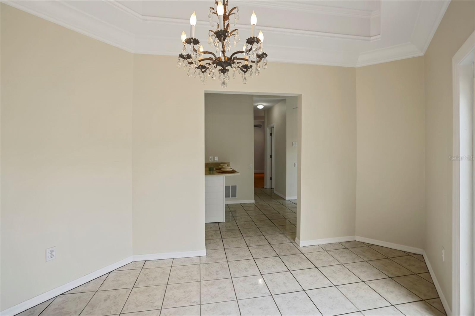 Image 34 of 83 For 813 Old Charleston Way