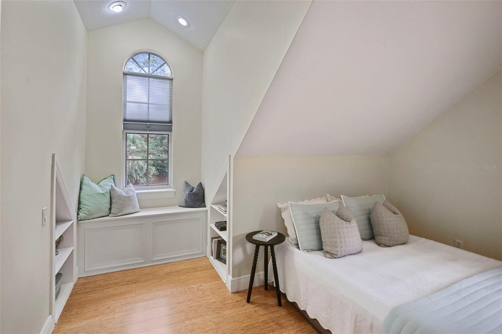 Image 47 of 83 For 813 Old Charleston Way