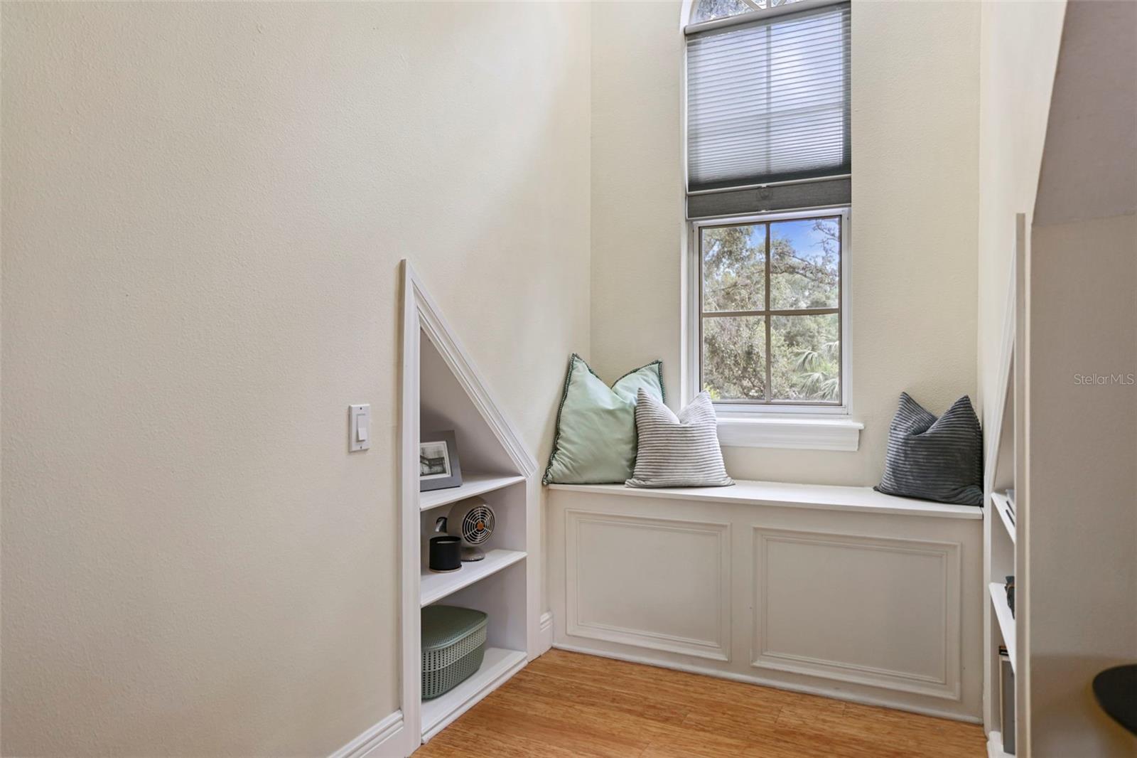 Image 49 of 83 For 813 Old Charleston Way