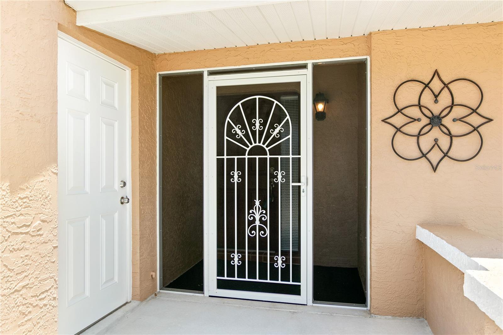 Image 4 of 60 For 2005 Berry Roberts Drive