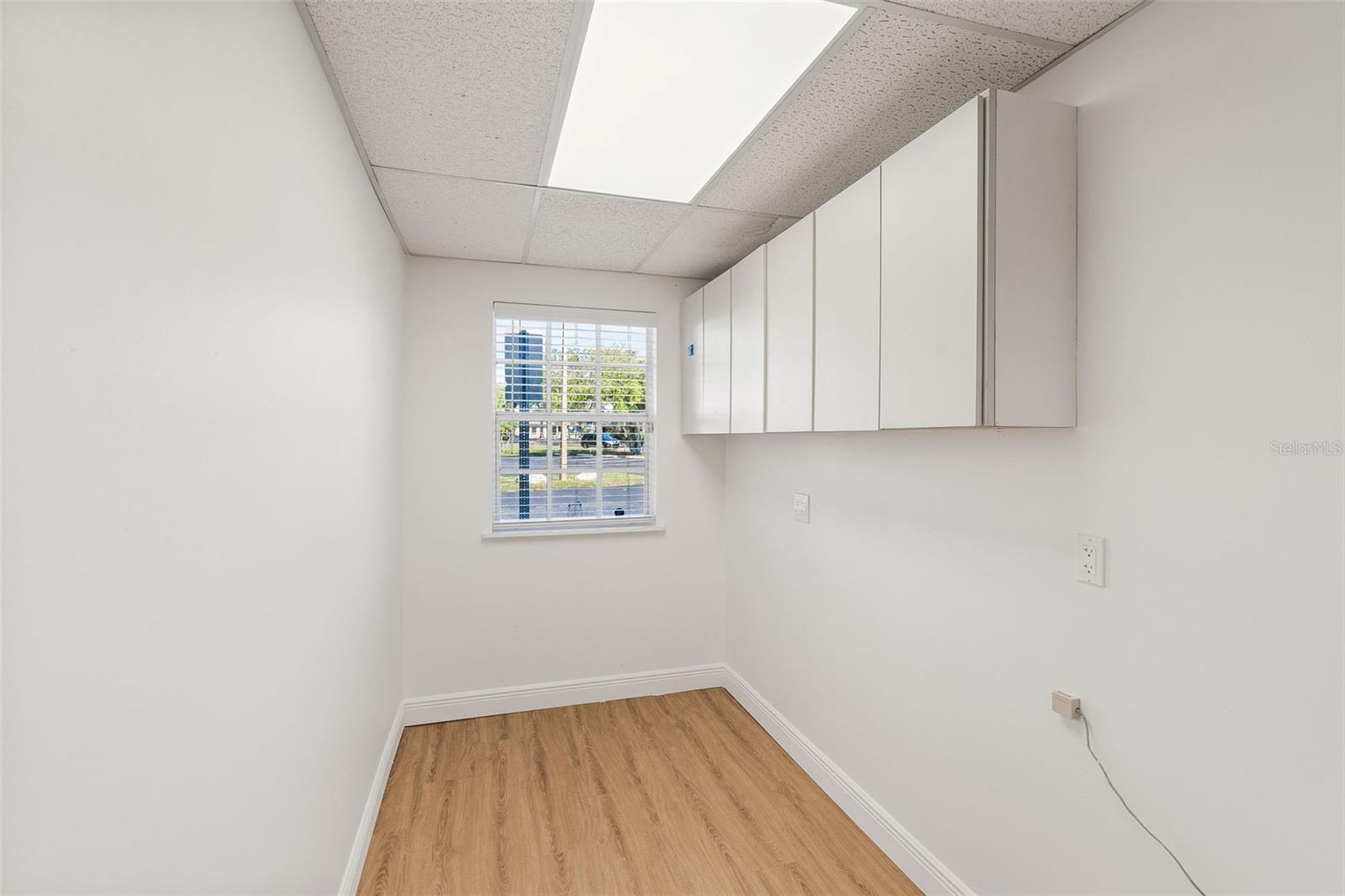 Image 12 of 23 For 600 Lakeview Road 2b