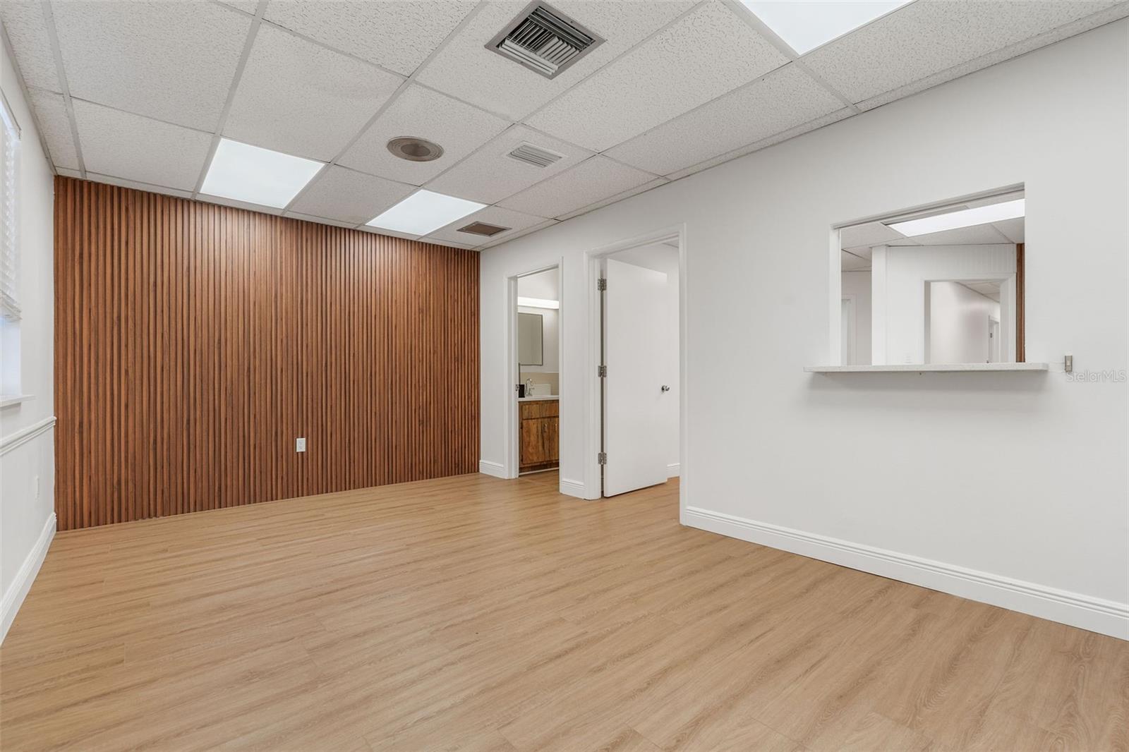 Image 3 of 23 For 600 Lakeview Road 2b