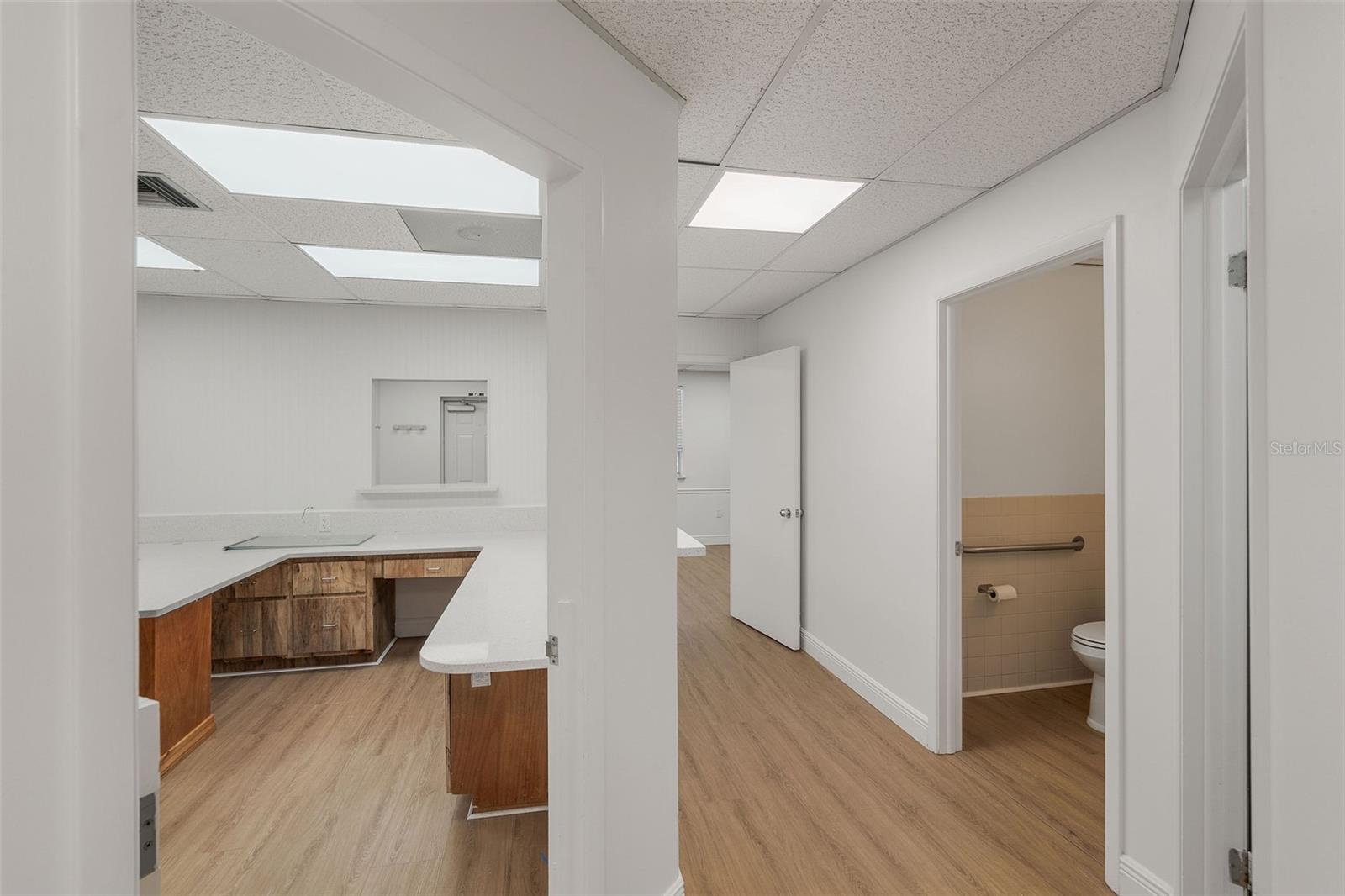 Image 6 of 23 For 600 Lakeview Road 2b