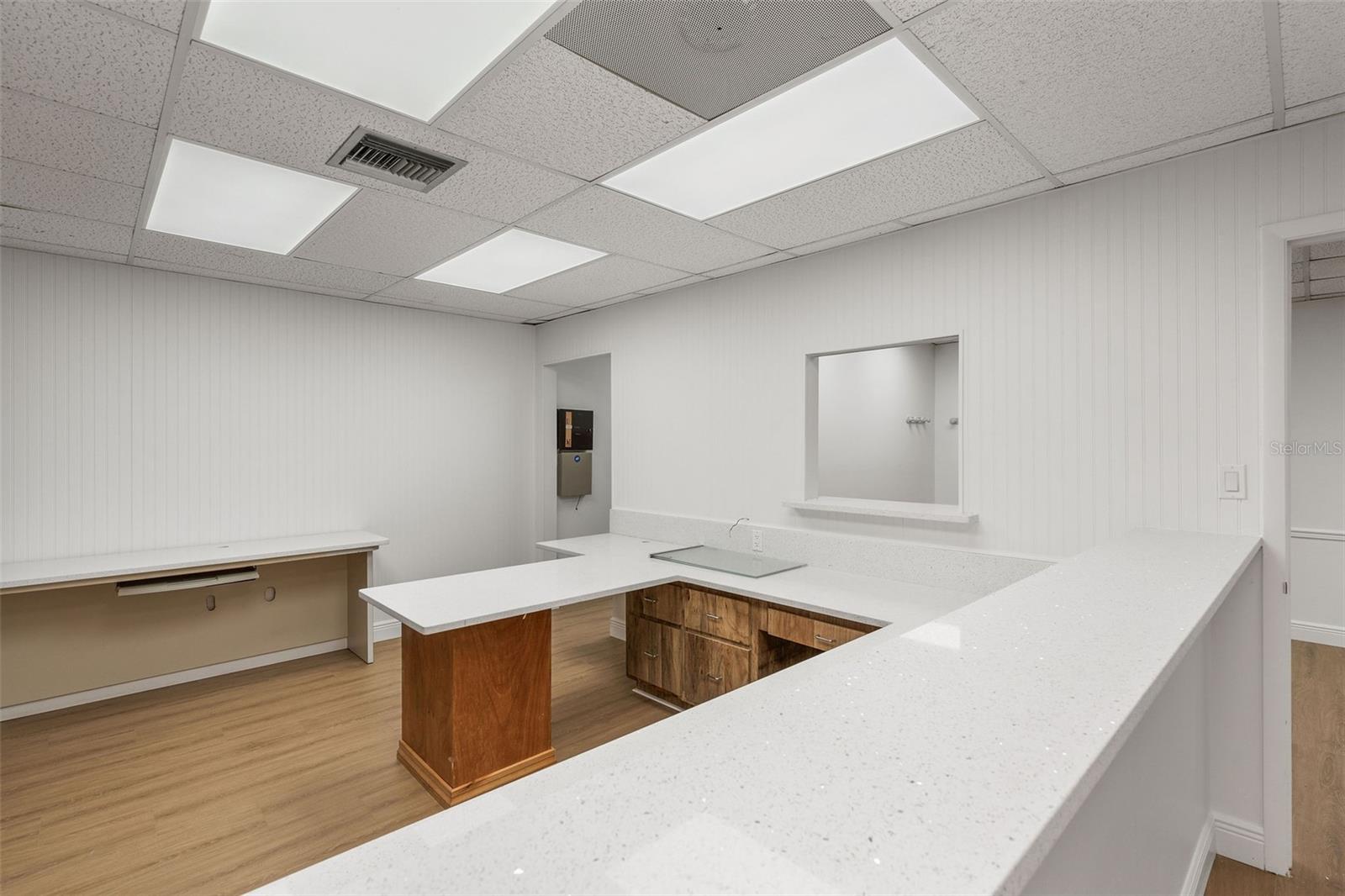 Image 7 of 23 For 600 Lakeview Road 2b