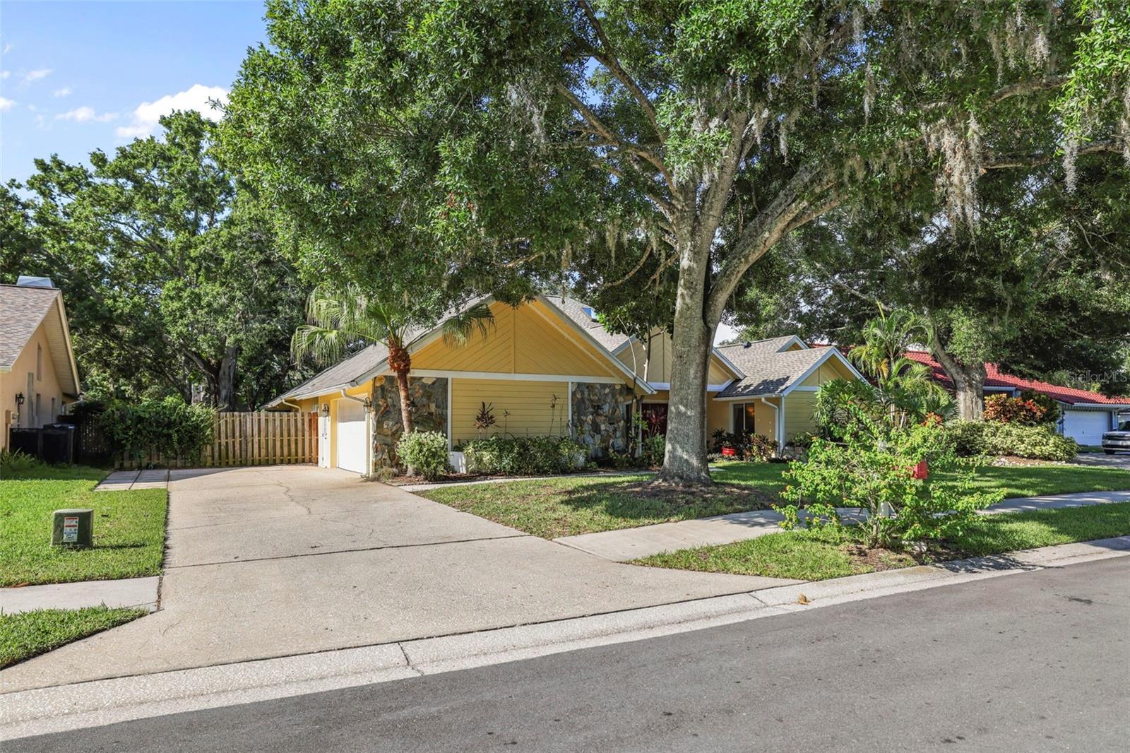 Image 7 of 89 For 1734 Pine Creek Court