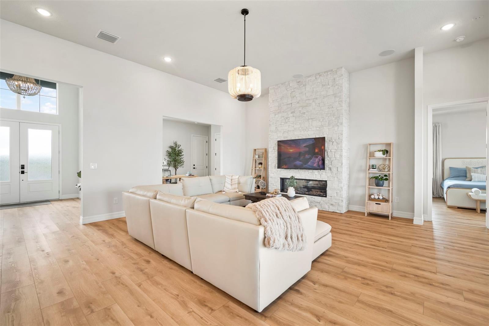 Listing photo id 8 for 3441 Gulf City Road
