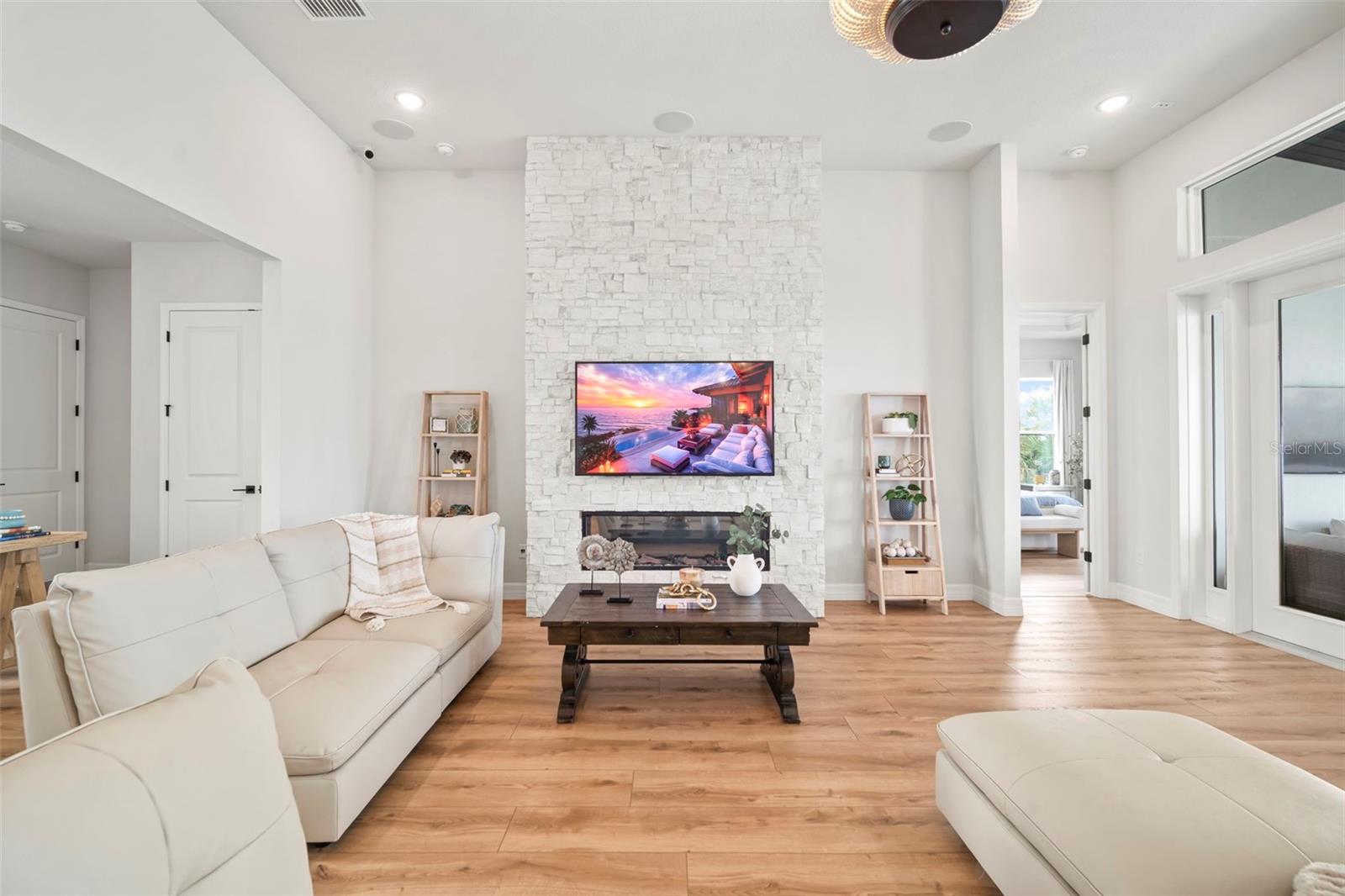 Listing photo id 9 for 3441 Gulf City Road
