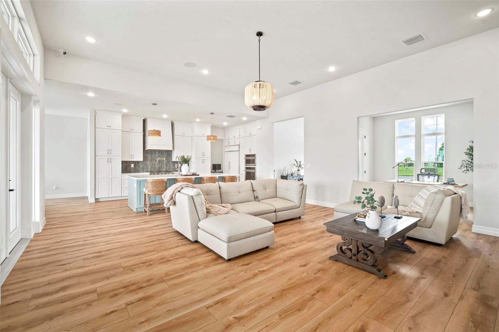 Listing photo id 11 for 3441 Gulf City Road