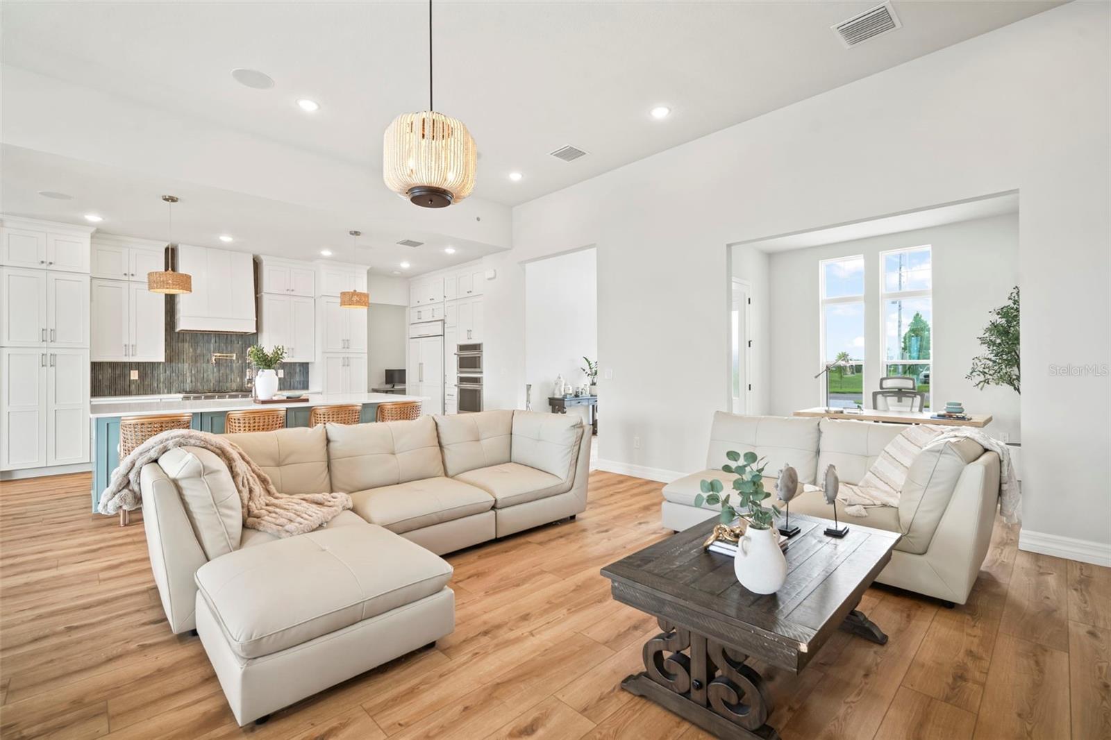 Listing photo id 12 for 3441 Gulf City Road