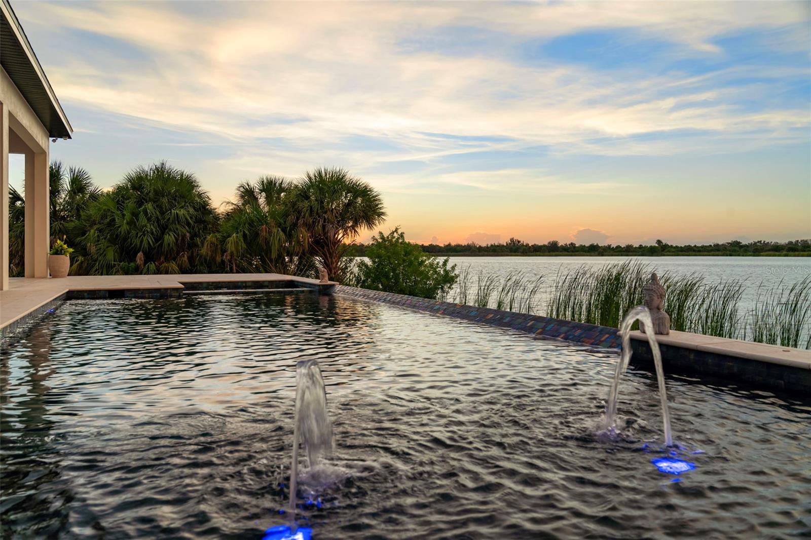 Listing photo id 0 for 3441 Gulf City Road