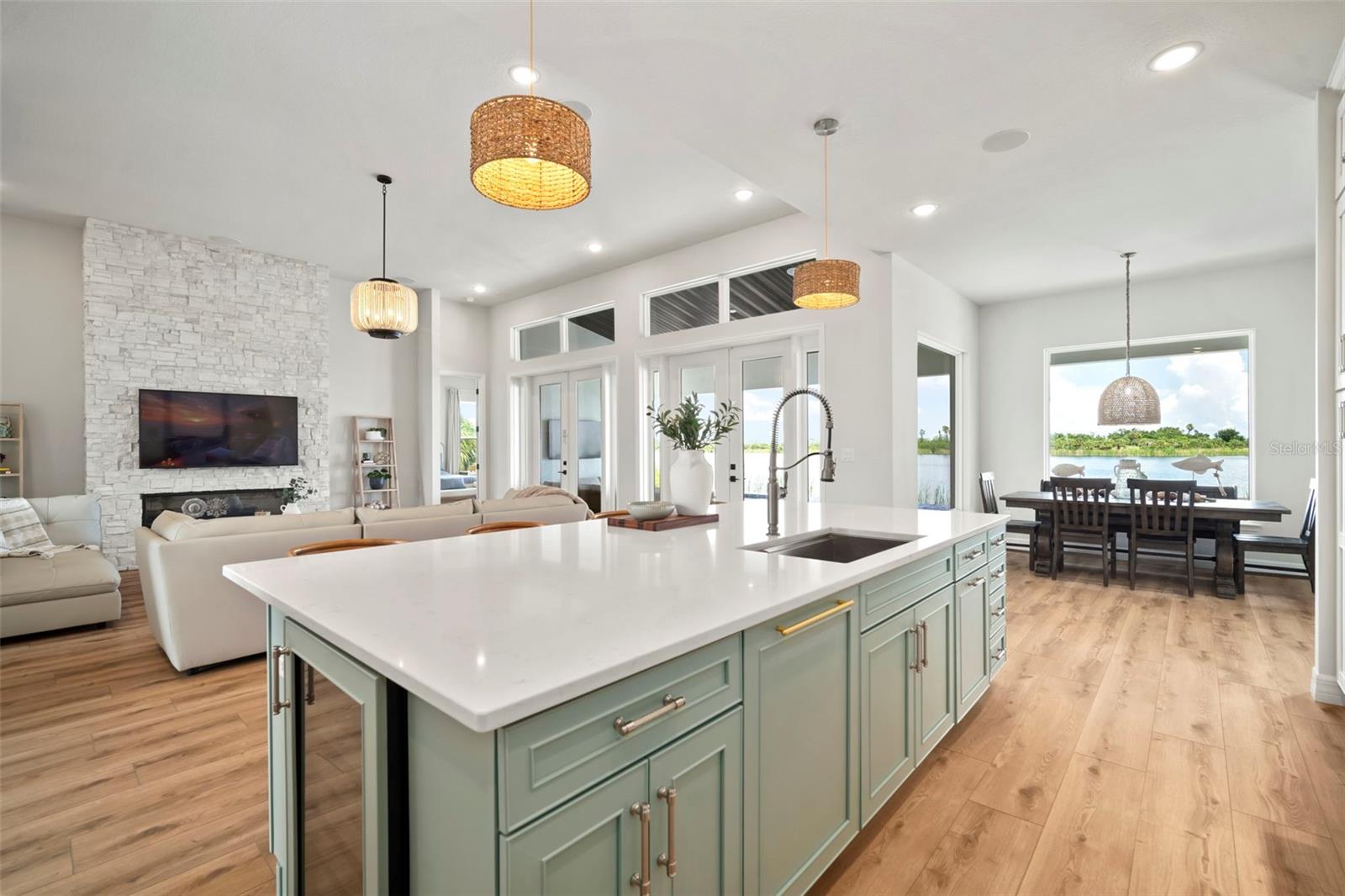 Listing photo id 21 for 3441 Gulf City Road