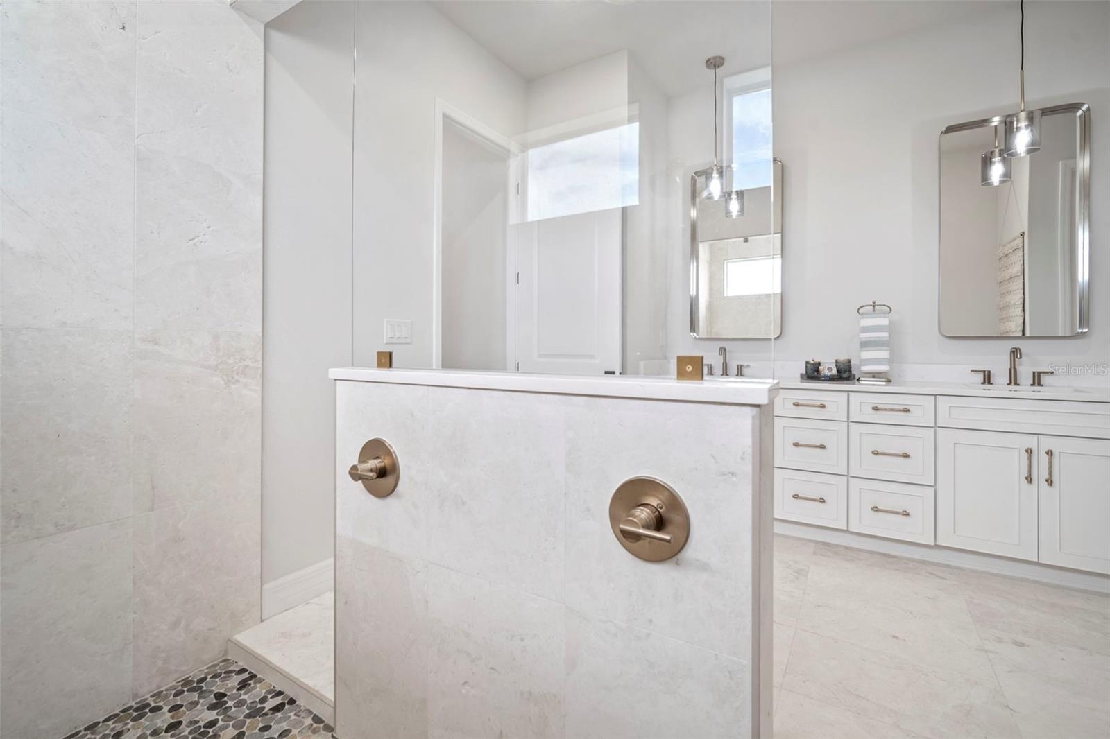 Listing photo id 30 for 3441 Gulf City Road
