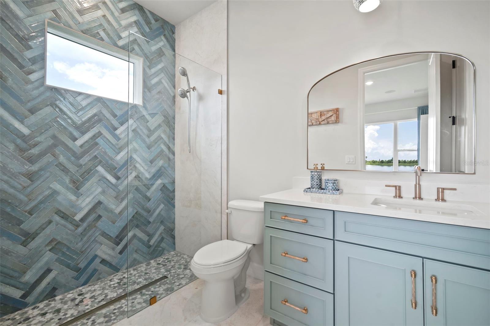 Listing photo id 36 for 3441 Gulf City Road