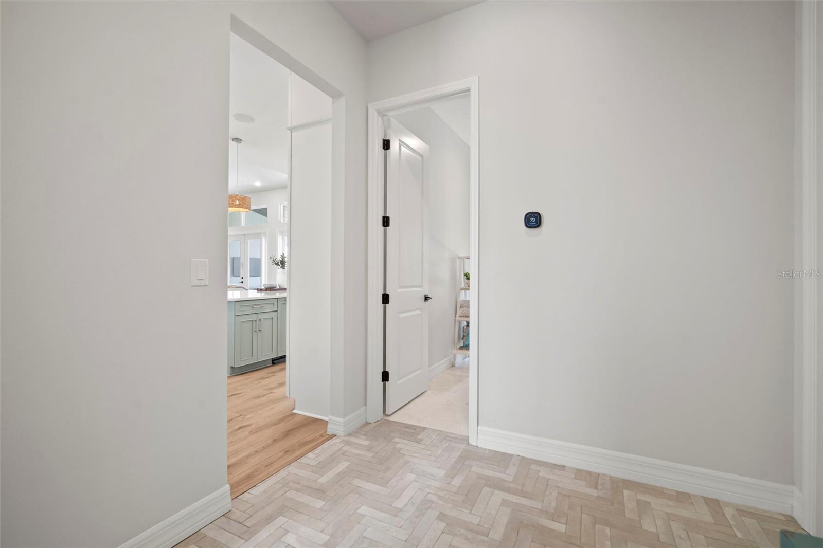 Listing photo id 43 for 3441 Gulf City Road