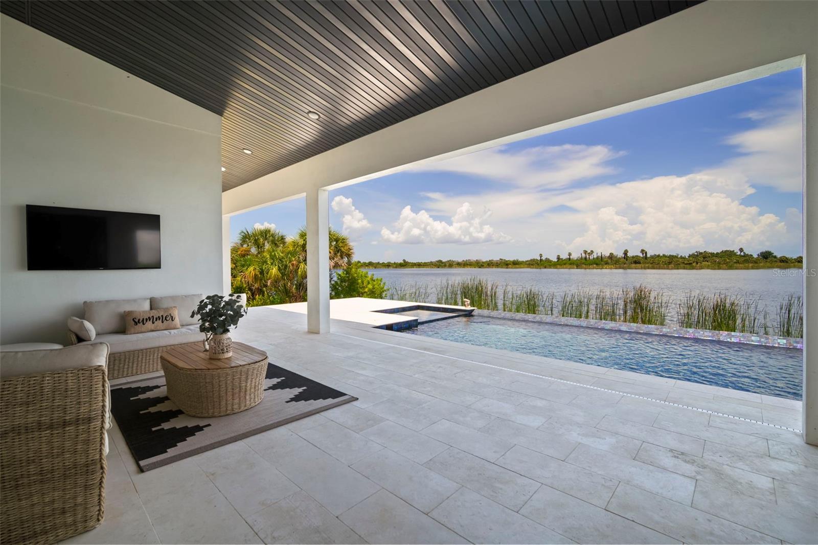 Listing photo id 46 for 3441 Gulf City Road