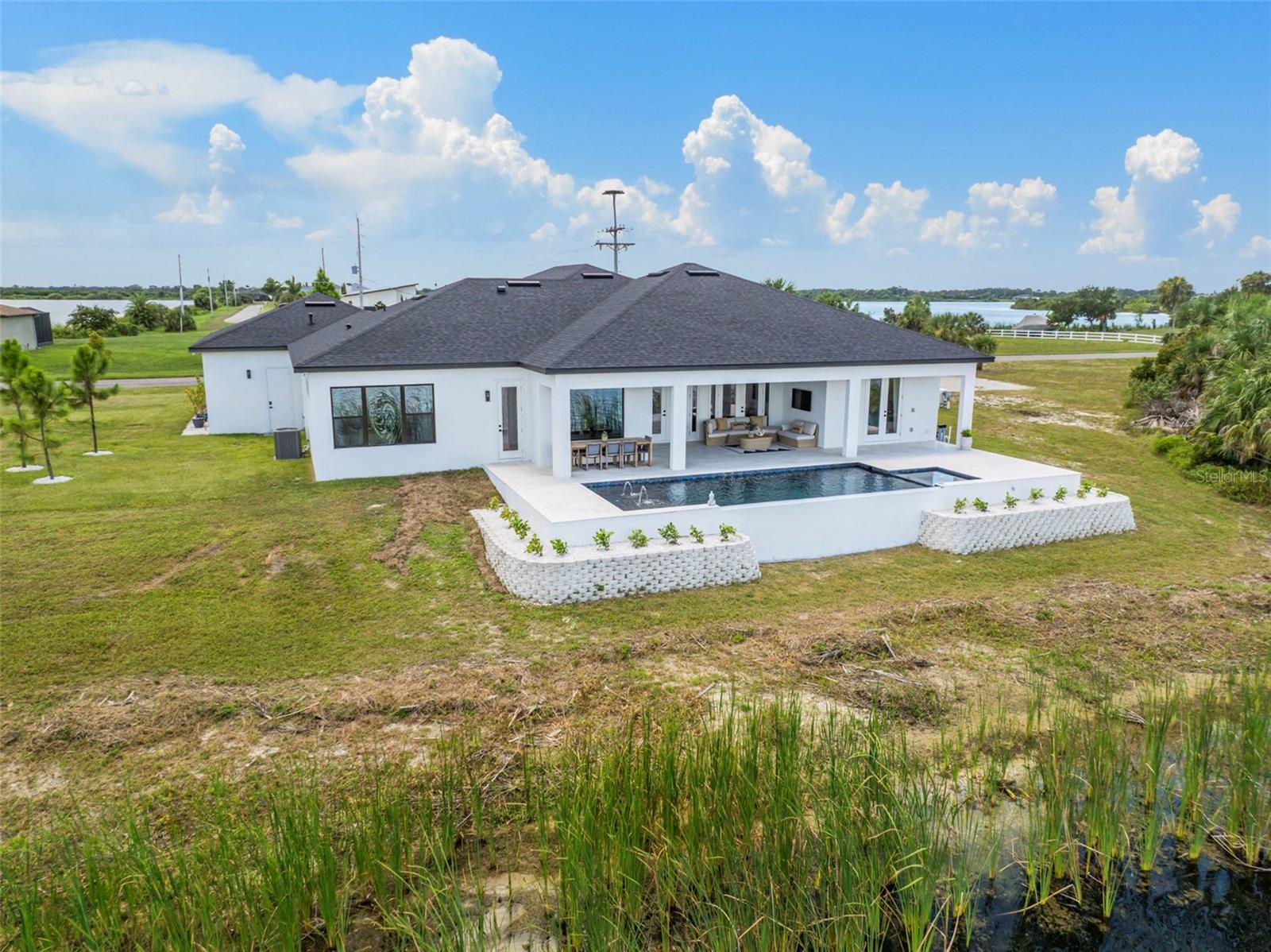 Listing photo id 58 for 3441 Gulf City Road
