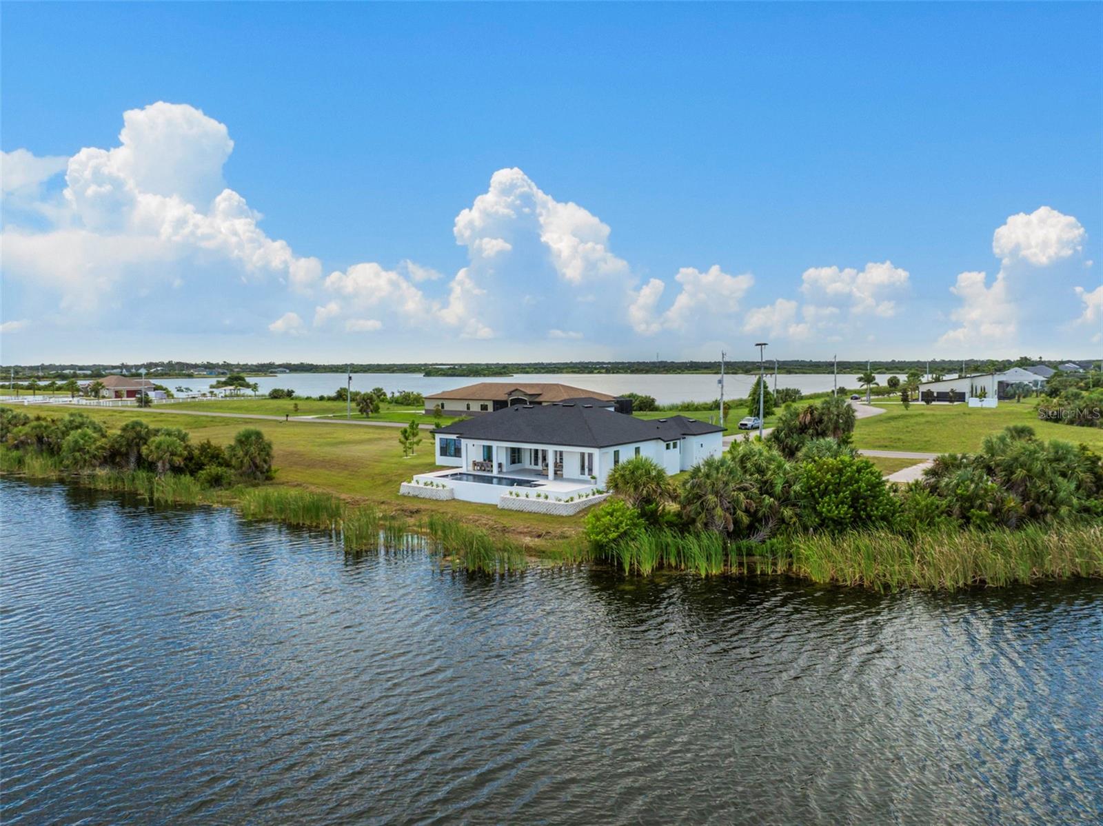 Listing photo id 60 for 3441 Gulf City Road